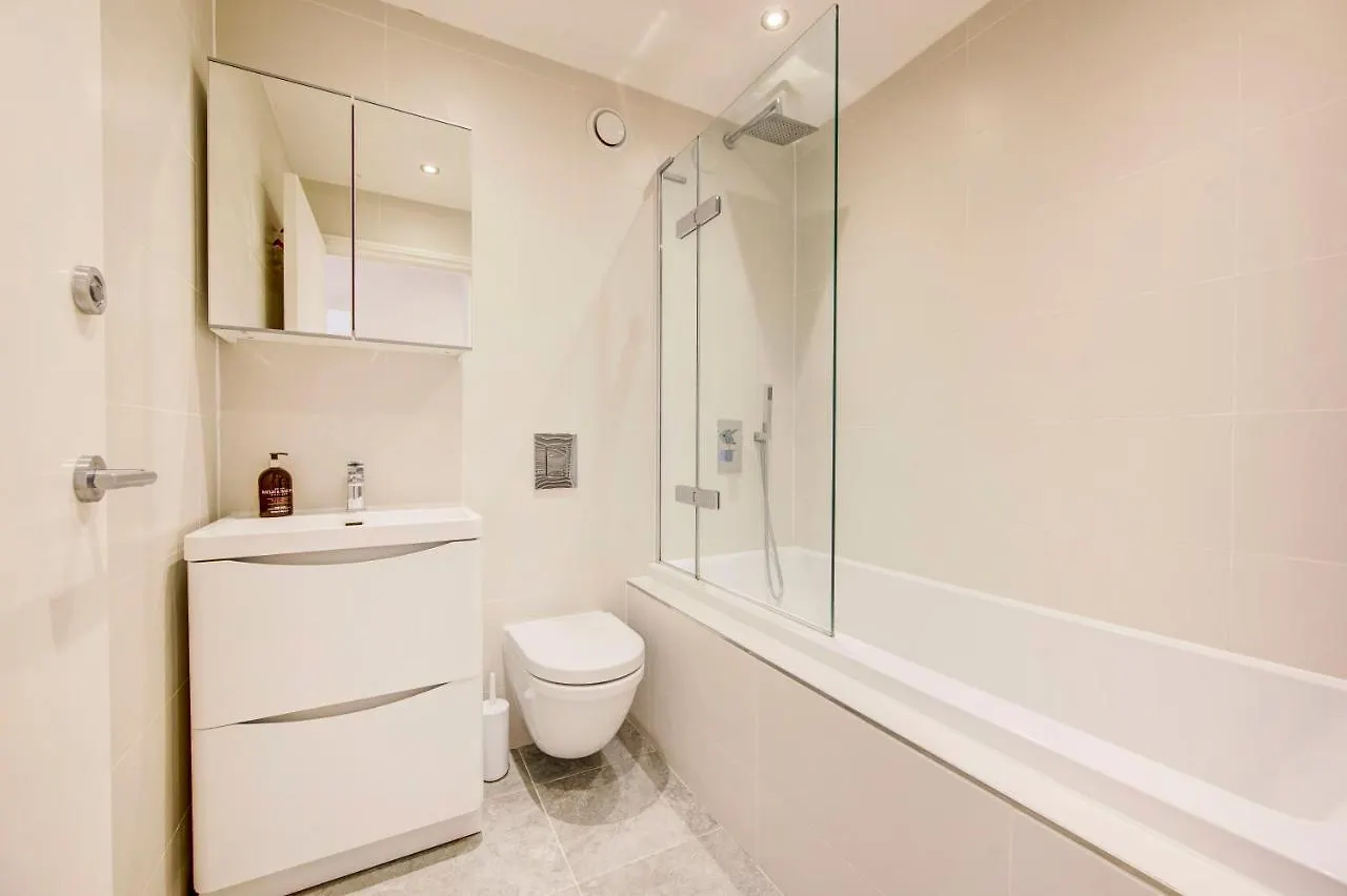 Shoreditch 3-Storey Maisonette - By Living Elite Apartments London 0*,
