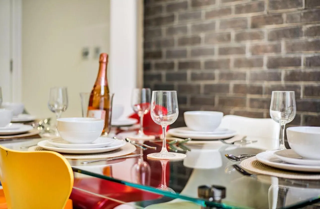Shoreditch 3-Storey Maisonette - By Living Elite Apartments London