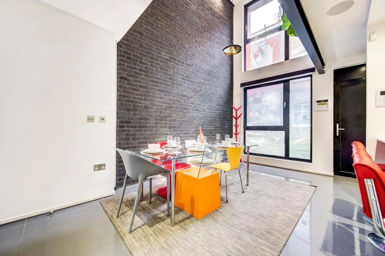 Shoreditch 3-Storey Maisonette - By Living Elite Apartments London