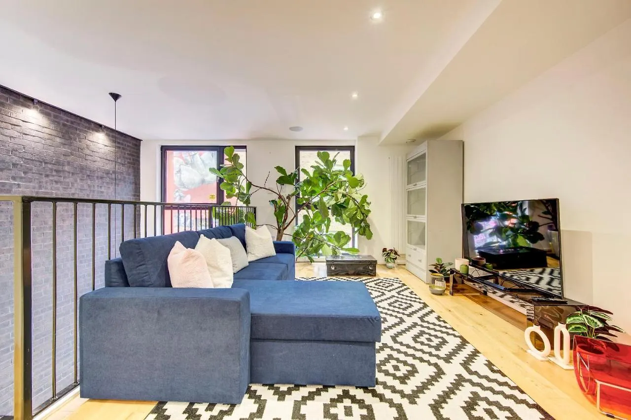 Shoreditch 3-Storey Maisonette - By Living Elite Apartments London