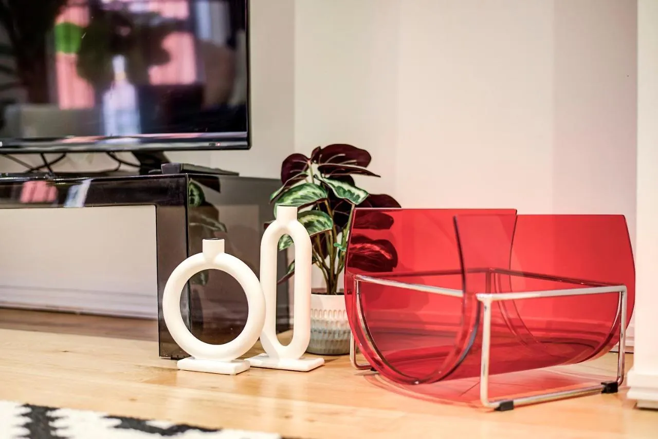Shoreditch 3-Storey Maisonette - By Living Elite Apartments London
